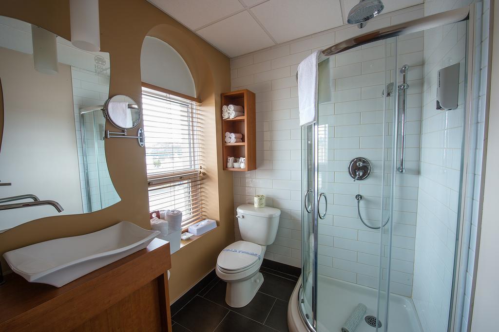 Hotel Du Fjord Chicoutimi Zimmer foto