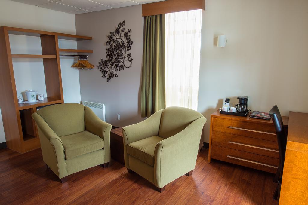 Hotel Du Fjord Chicoutimi Zimmer foto